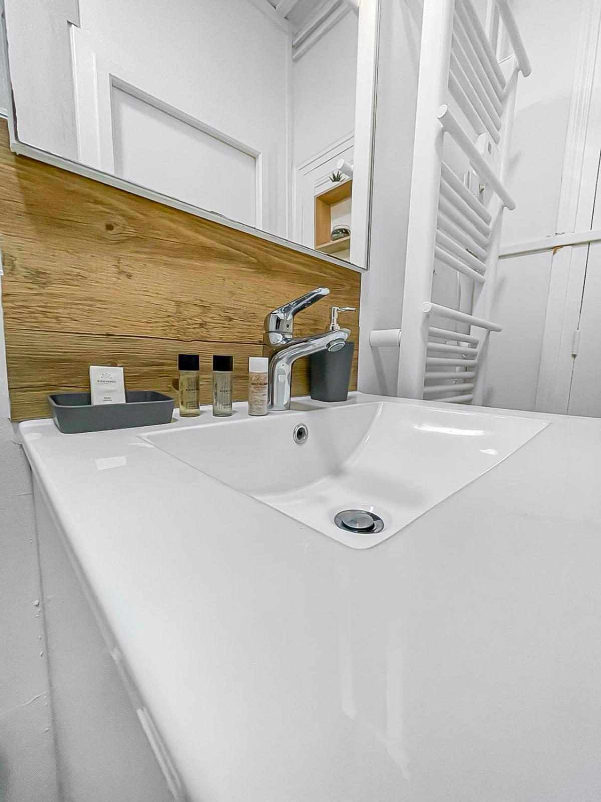 Balade A Montlucon Apartment Bagian luar foto