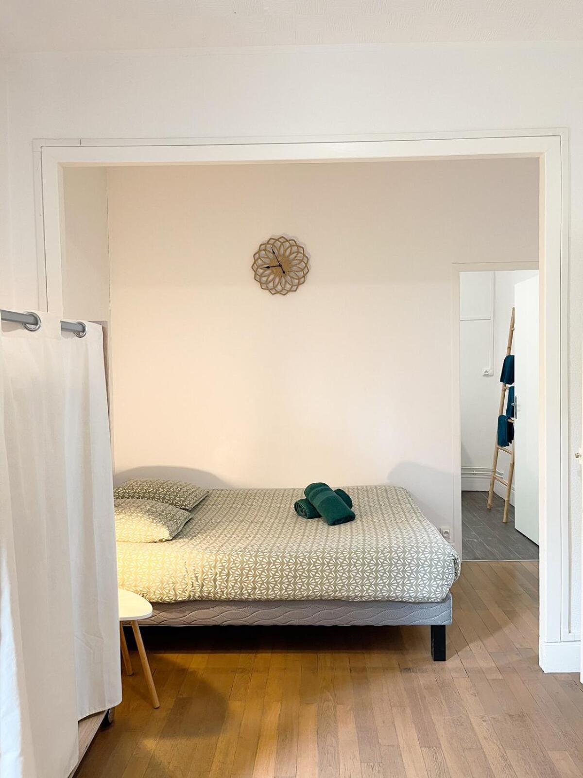 Balade A Montlucon Apartment Bagian luar foto